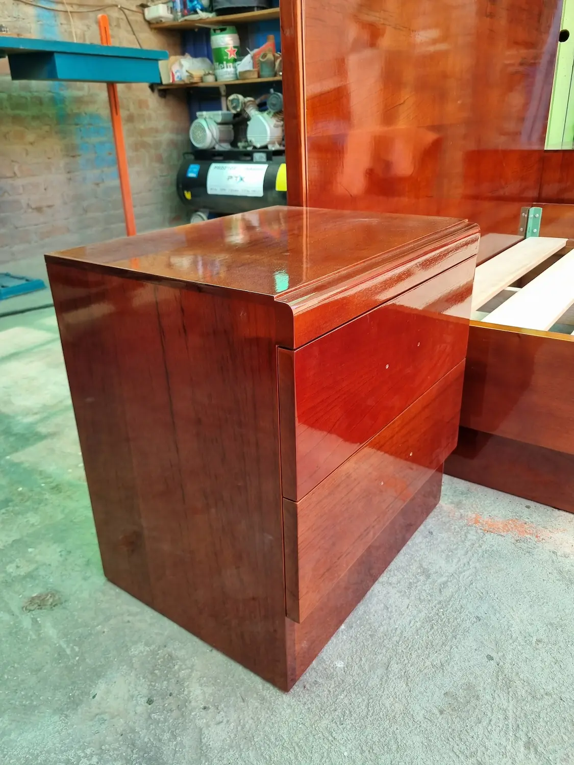 Estructura de parrilla resistente de madera sólida