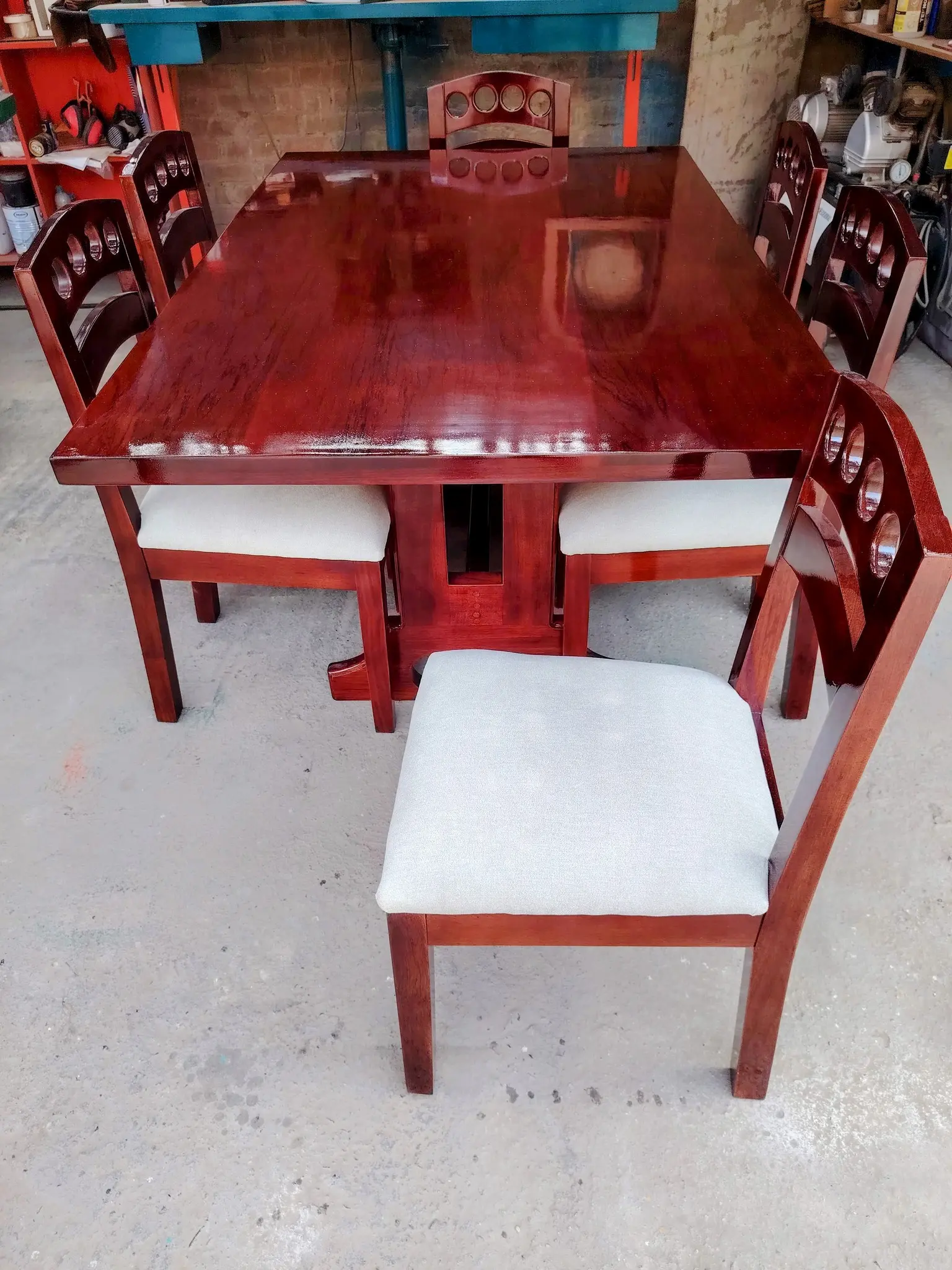 Juego de comedor 6 sillas madera cedro acabado brillante DD