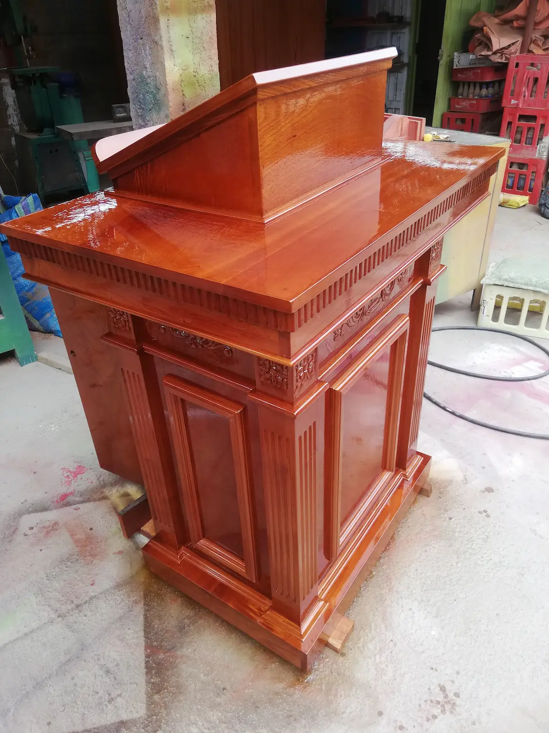 Detalle de la madera cedro y acabados finos