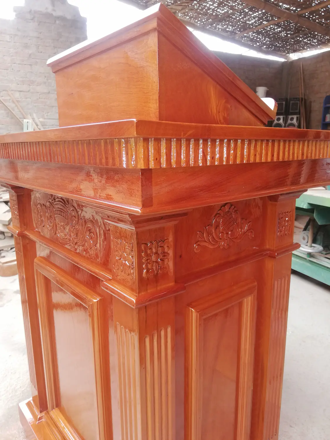 Mueble entregado e instalado en el altar