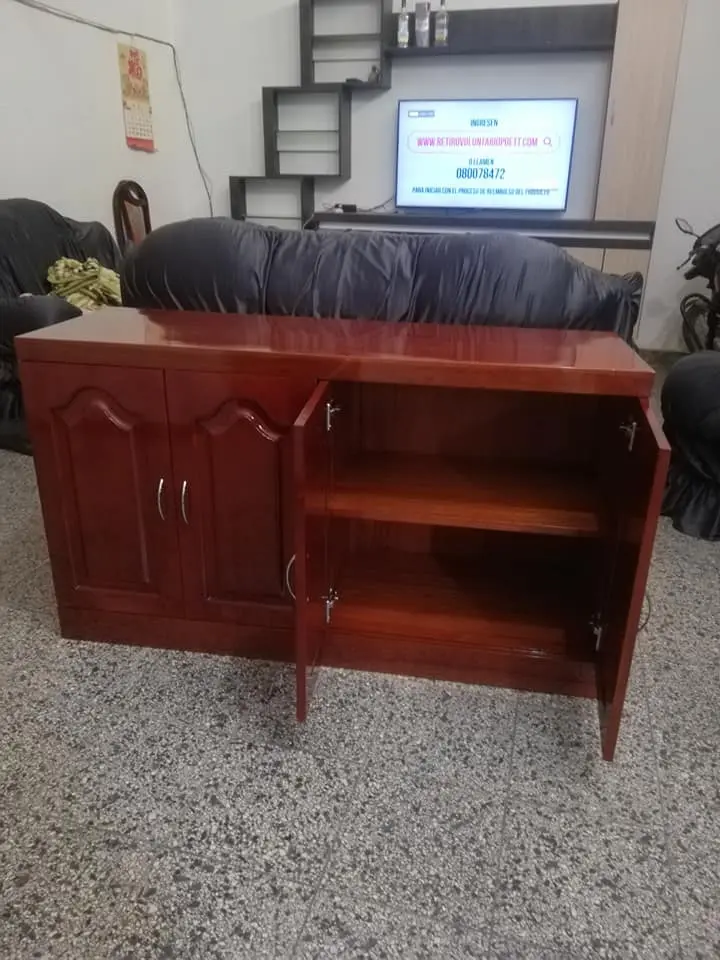 Centro de entretenimiento instalado en sala amplia