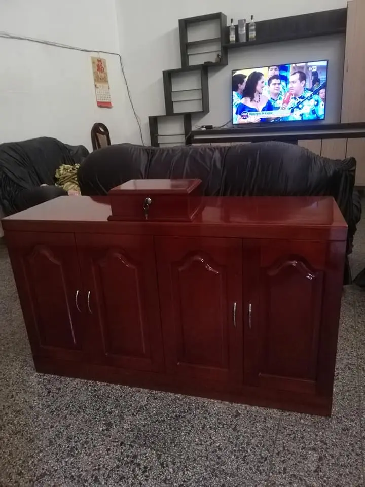 Mueble de madera cedro para televisión gigante de 98 pulgadas